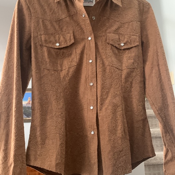 Faux suede brown Cowgirl Hardware western shirt. Rhinestone snaps. never worn - Picture 10 of 10